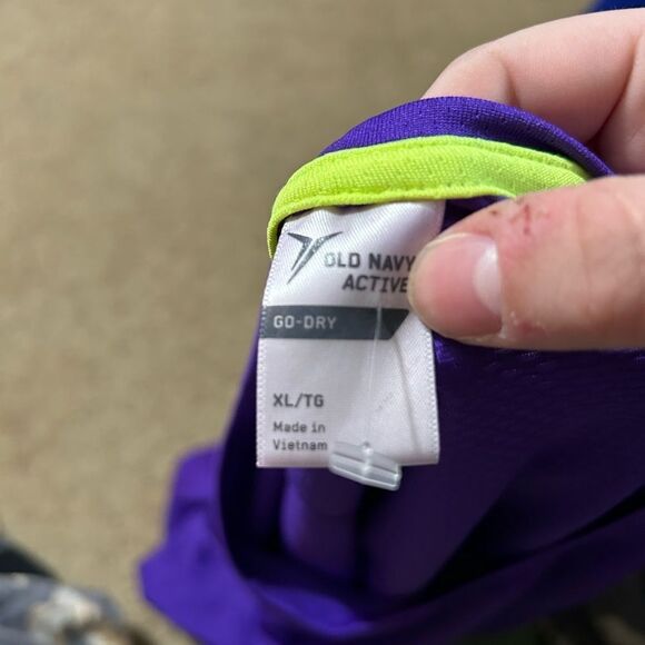 Old Navy Athletic Tshirt NWOT - Picture 2 of 2